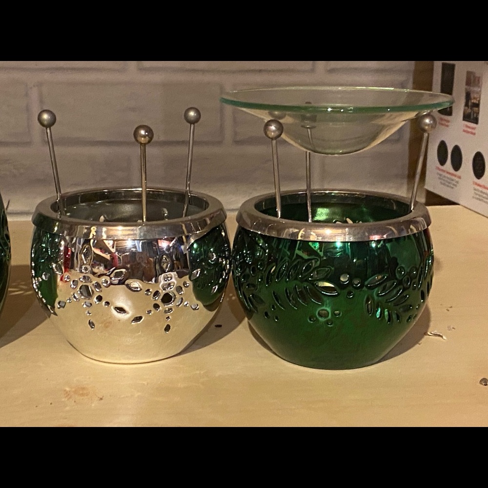 Bath and Body Works oil warms both new 1 missing glass